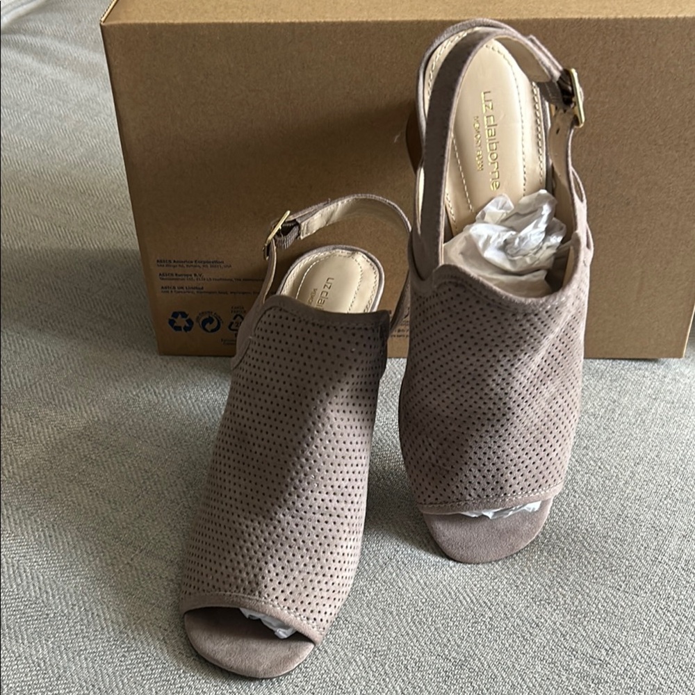 Liz Claiborne Tan Heels with Peep-Toe Design